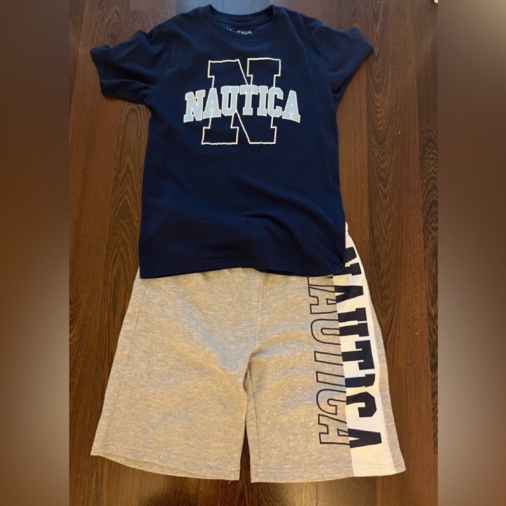 Boys 2-piece Nautica Short size Medium (Cart E- 106)